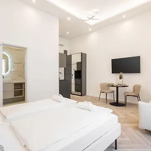 K51 - Kiraly Boutique - Location By Bqa Appartamento